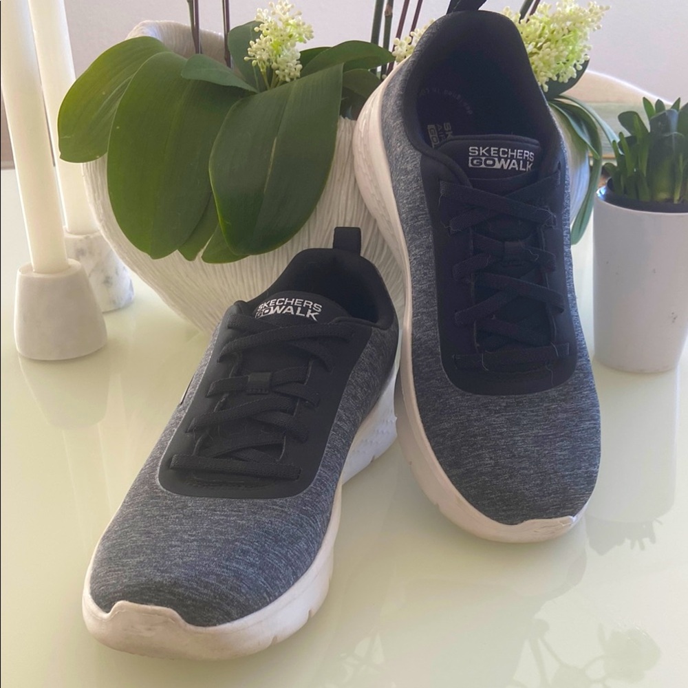 Skechers Black and Gray Sneakers with Cushioned Design size 7